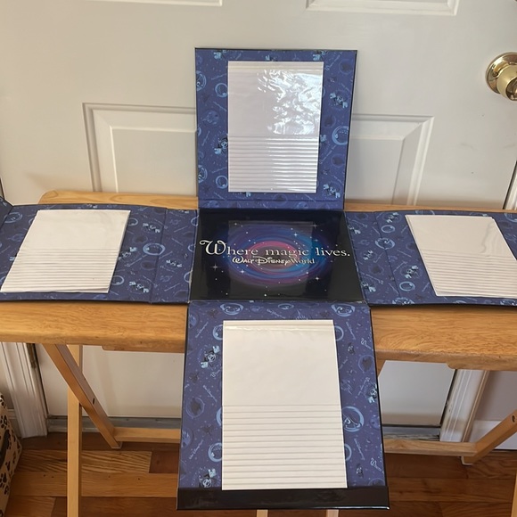 Walt Disney World Where Magic Lives Photo Album. GUC - Picture 7 of 17